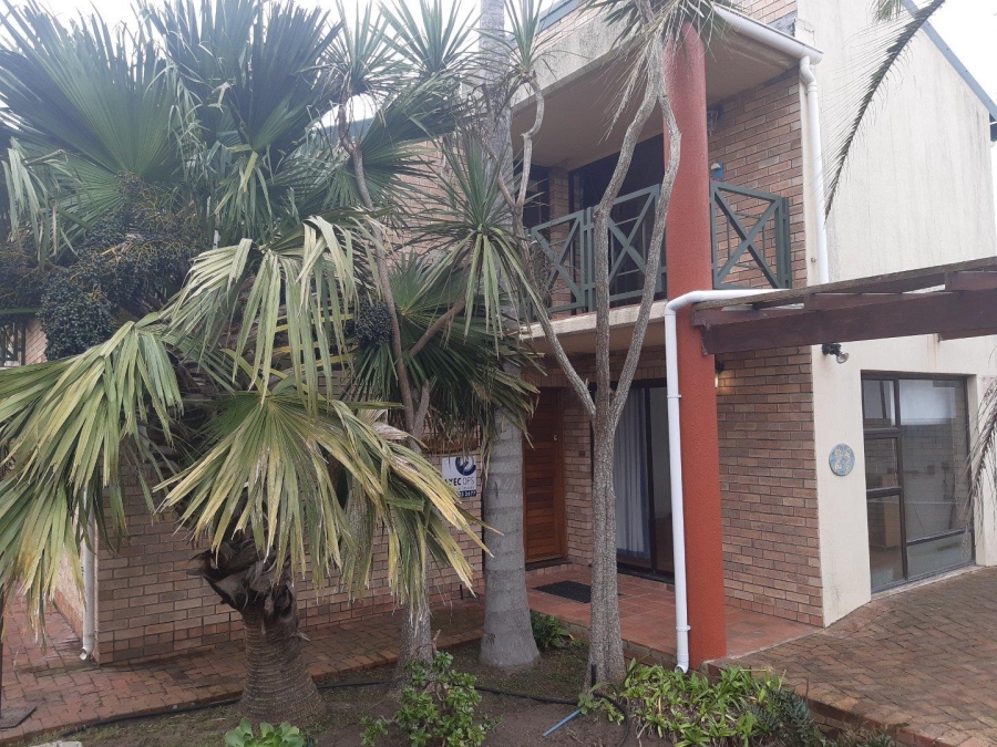 4 Bedroom Property for Sale in Paradise Beach Eastern Cape